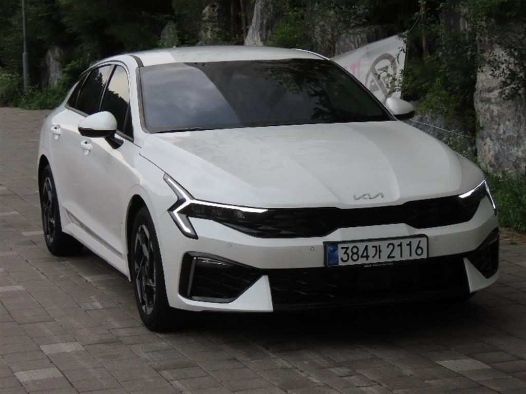 Kia K5 Chile 2026: precio, versiones e importado de Corea